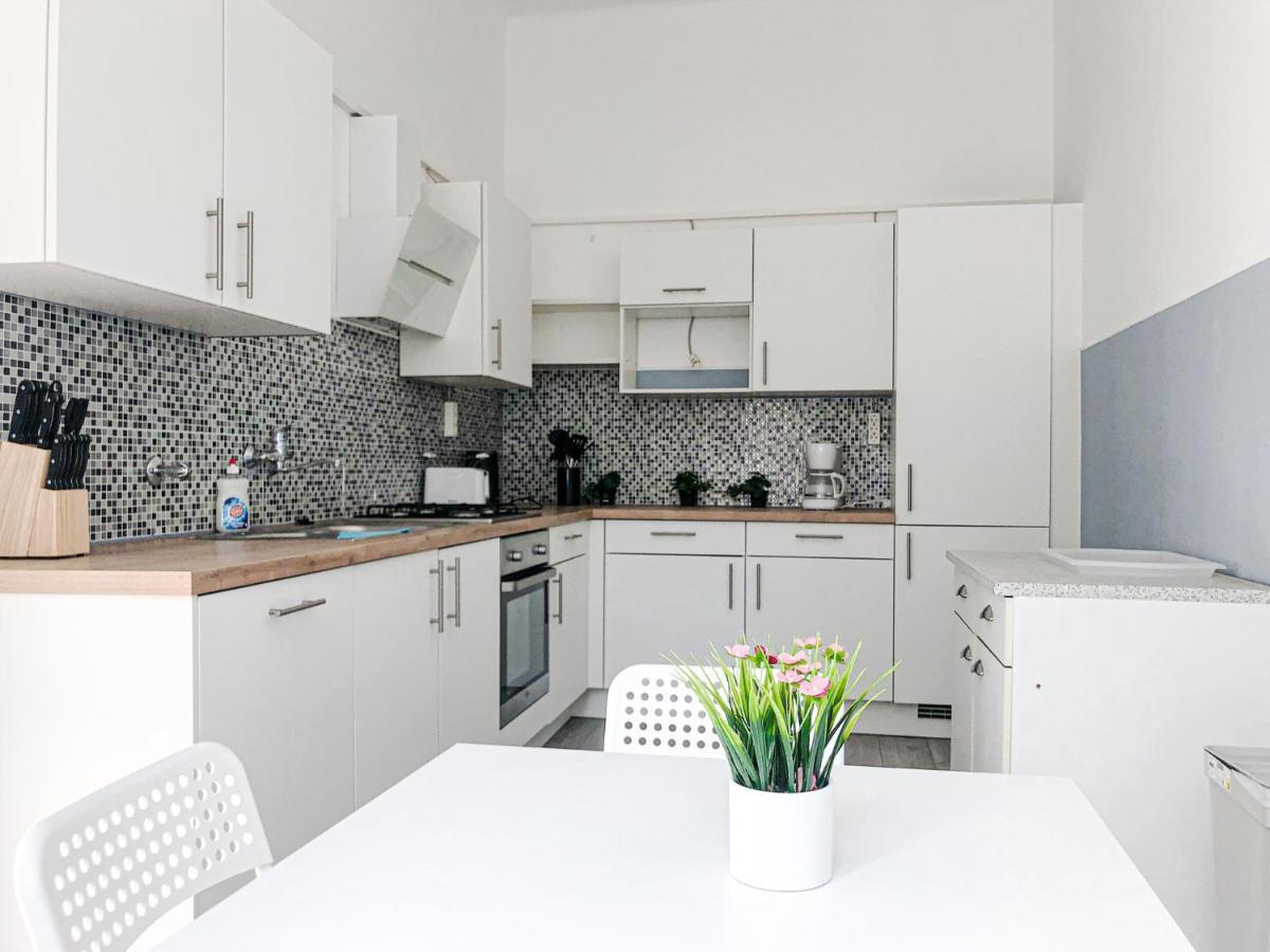Commodious 2Br Apt. Near Akh-Perfect For Groups Vienna Esterno foto