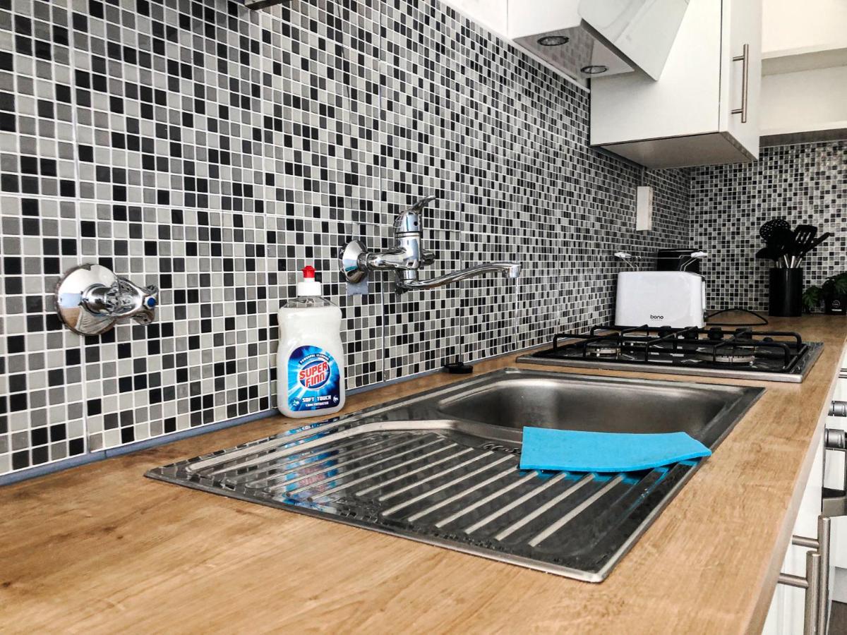 Commodious 2Br Apt. Near Akh-Perfect For Groups Vienna Esterno foto